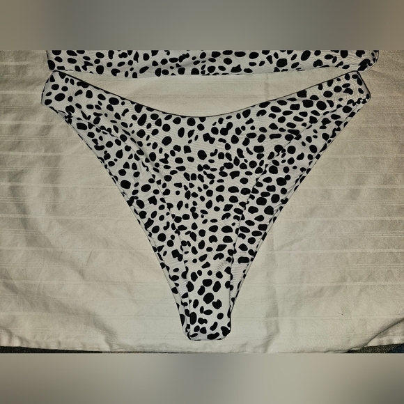 ZAFUL 2pc.Bathing Suit Black & White sz S "K" - Picture 3 of 7